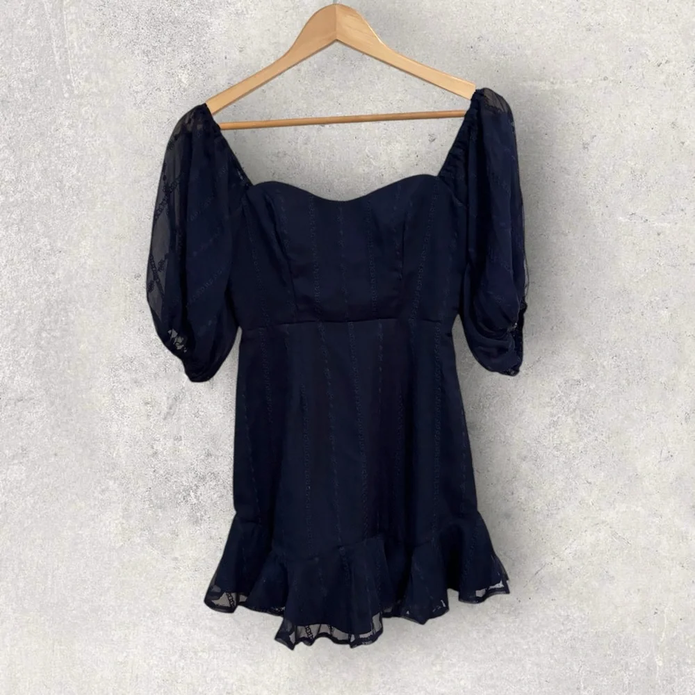 NWT selfie Leslie Ring My Bell Sheer Puff Sleeve Embroidery Detail - Picture 3 of 9
